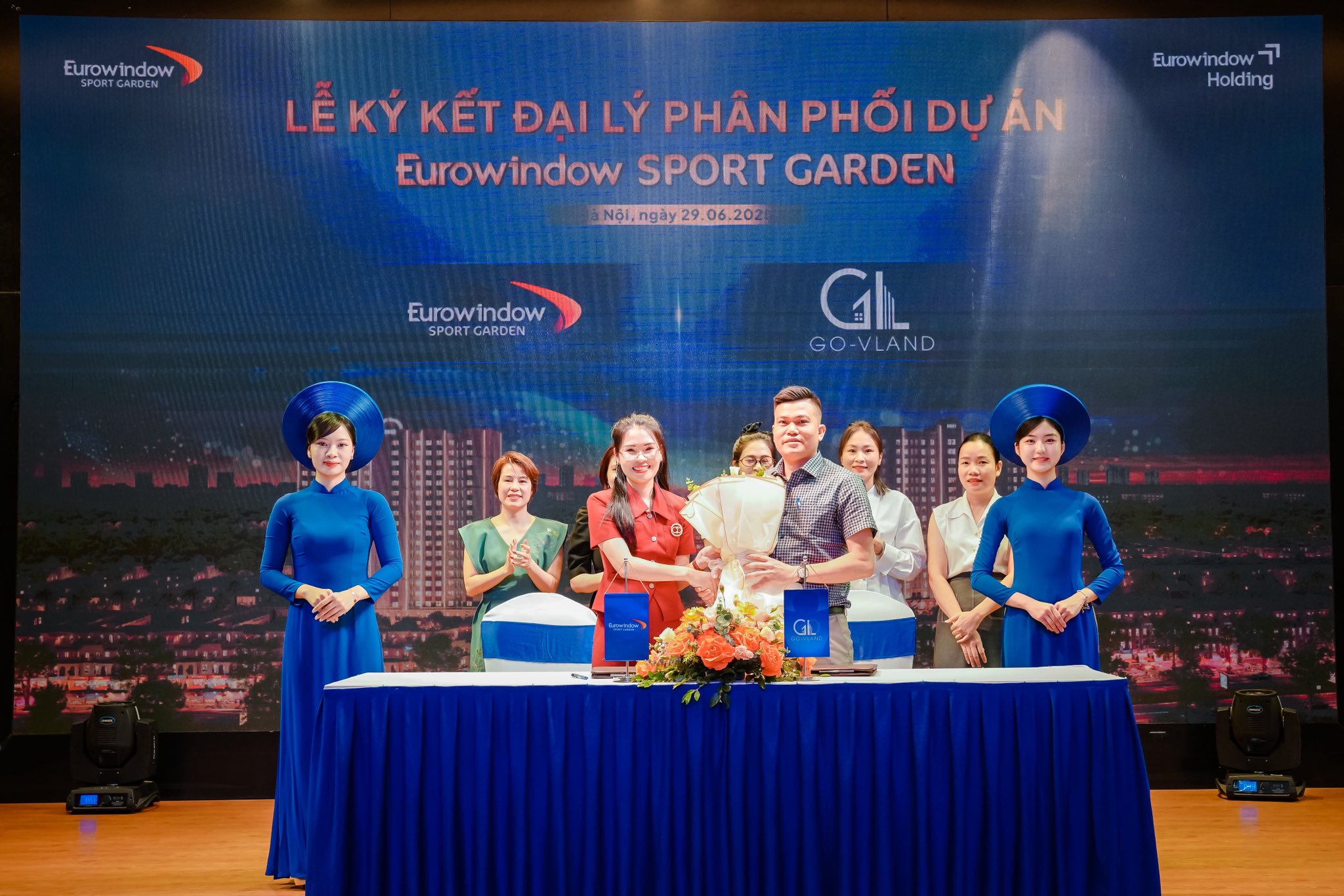 Go Vland trong lễ ký kết đại lý phân phối chính thức dự án Eurowindow Sport Garden